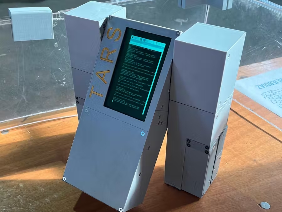 手把手教你如何打造《星际穿越》中的 TARS 机器人复制品